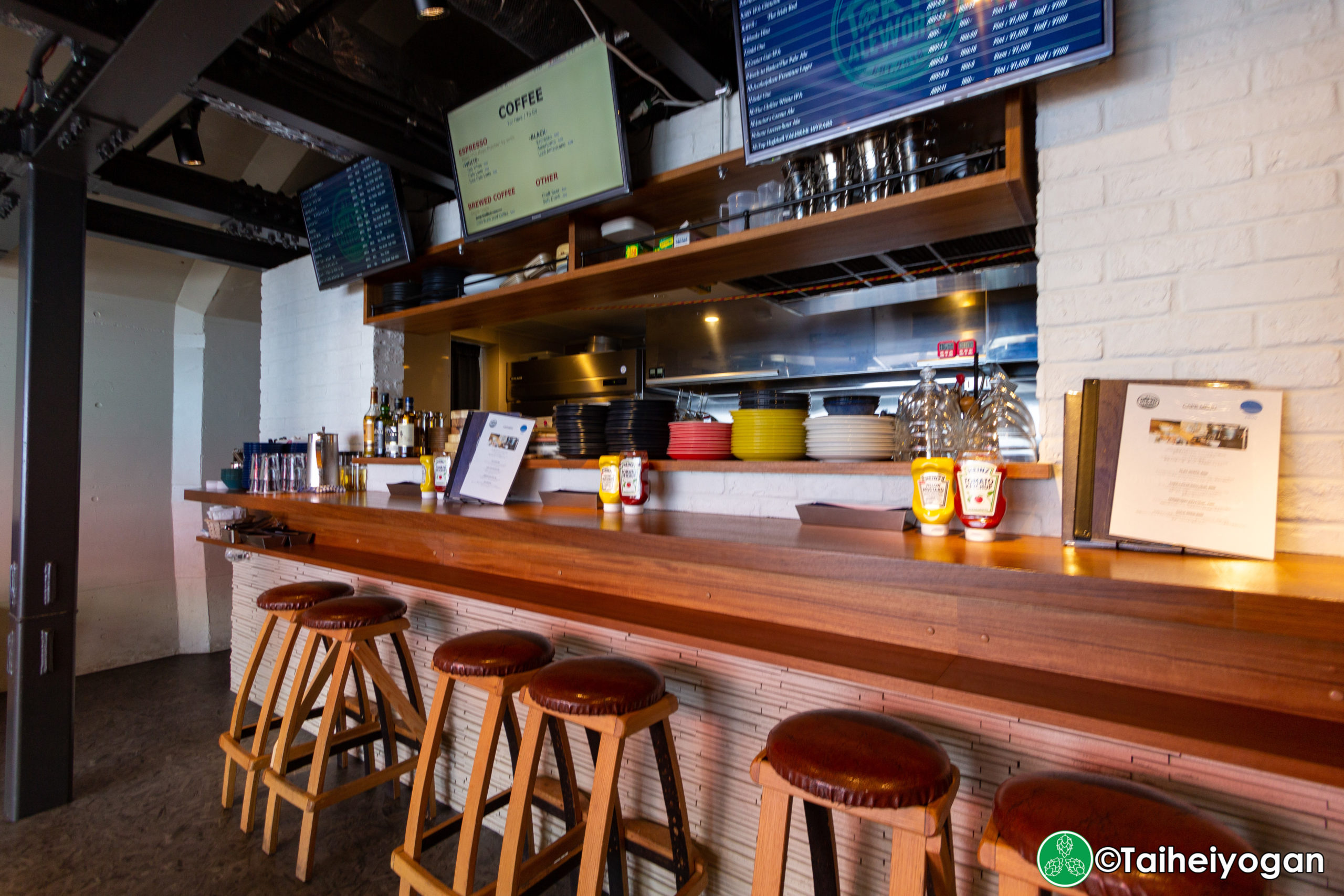 Tokyo Aleworks Station Taproom Yurakucho (TASTY) - Interior - Dining Area - Counter Seating